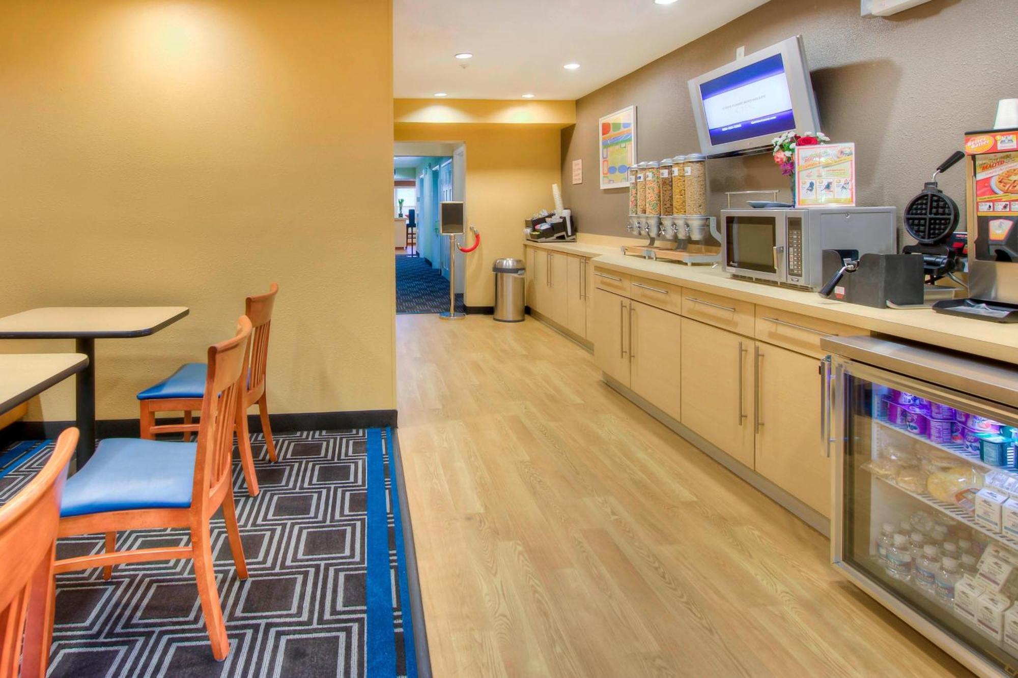 Towneplace Suites Raleigh Cary/Weston Parkway Exterior foto