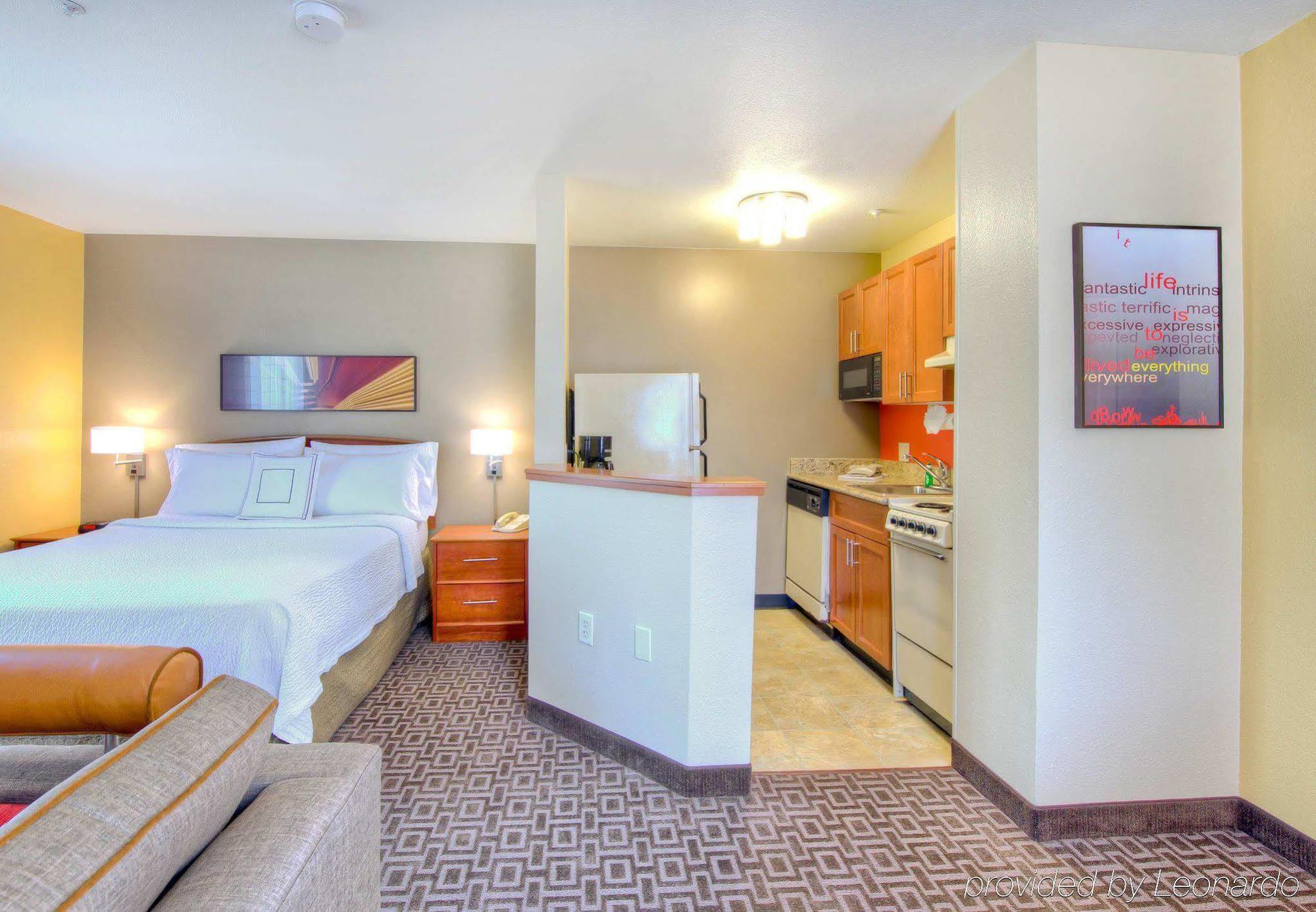 Towneplace Suites Raleigh Cary/Weston Parkway Exterior foto
