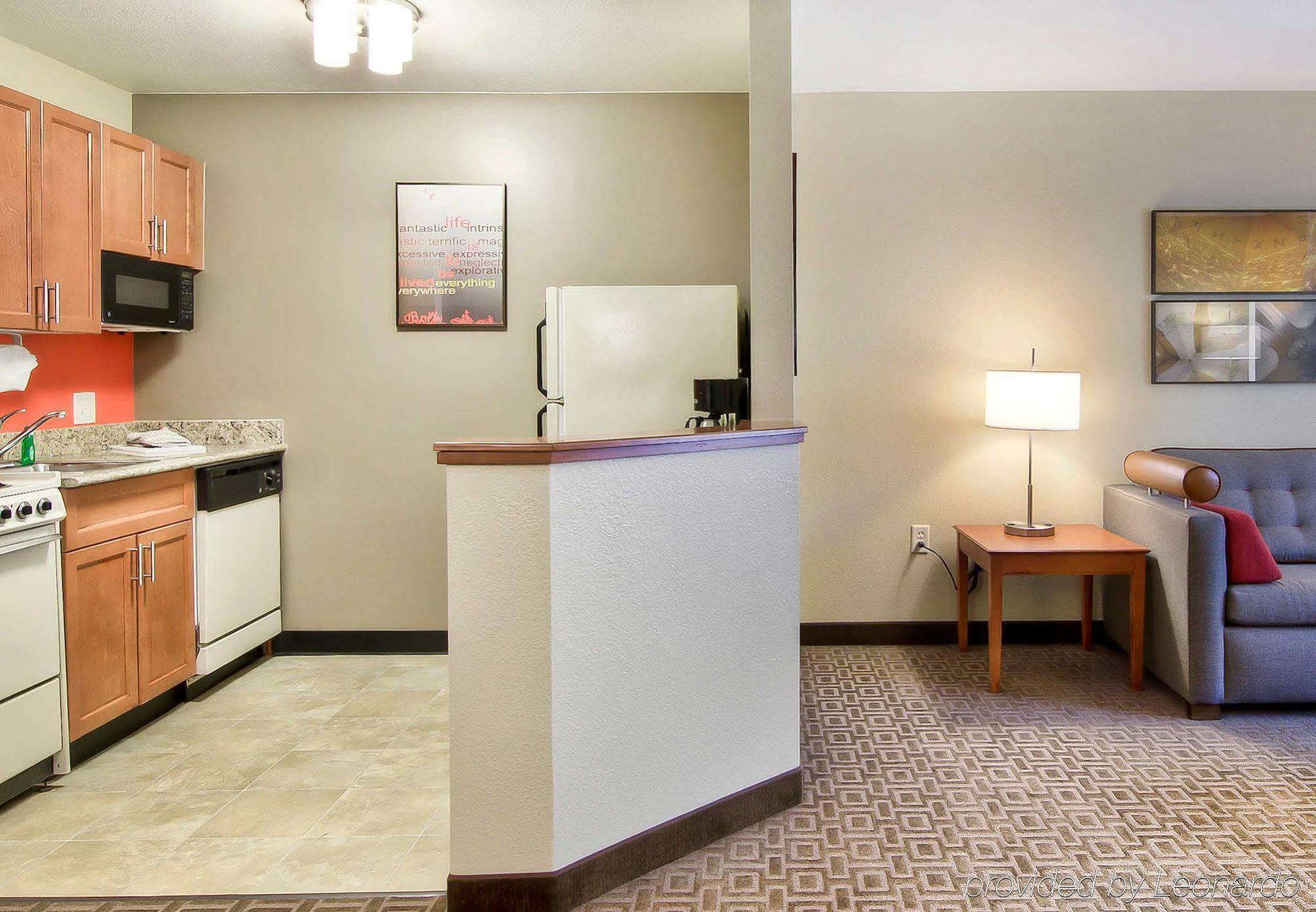 Towneplace Suites Raleigh Cary/Weston Parkway Exterior foto