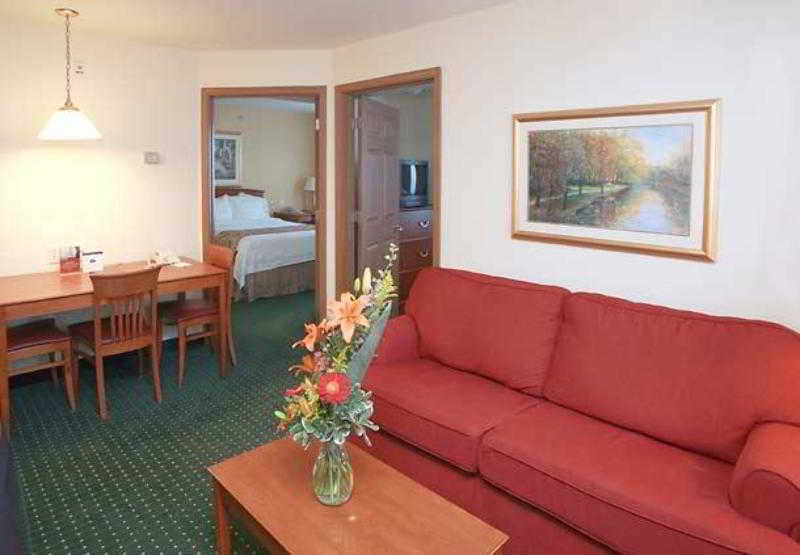 Towneplace Suites Raleigh Cary/Weston Parkway Exterior foto